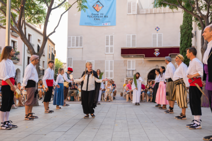 El Baile de Sant Esteve se representó en la plaza de la Iglesia.