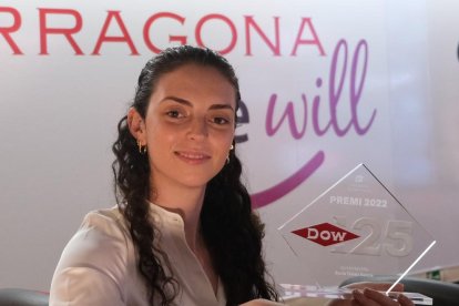 Berta Taixés, enginyera química, amb el Premi Dow 2022.