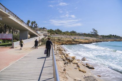 Imatge d'arxiu de la platja del Miracle després dels temporals.