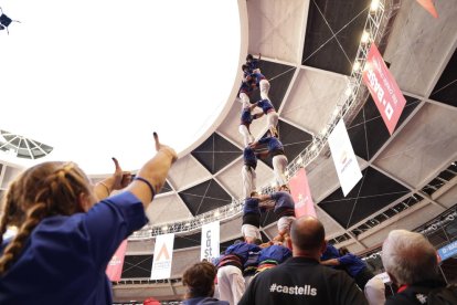 El 2de8f dels Castellers de la Vila de Gràcia.