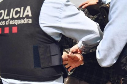 Imatge d'arxiu d'una detenció dels Mossos.