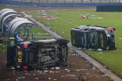 Van destrossar diverses infraestructures del centre esportiu, així com una quinzena de vehicles.