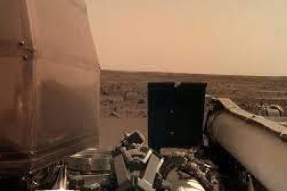 La sonda InSight, en la superficie de Marte.