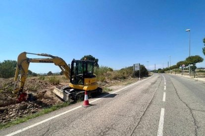 Obres de l'actuació de millora per accedir al cementiri.