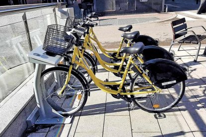 Imatge d'arxiu de la prova pilot del sistema de bicicletes compartides a Reus.