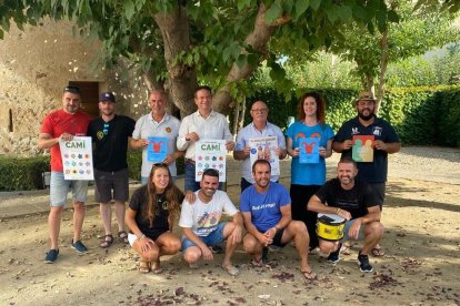 Los representantes de las diferentes entidades festivas participaron en la presentación de los actos.