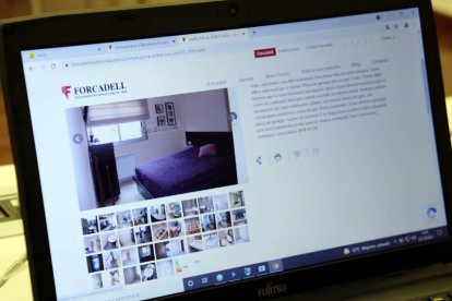 Un pis de lloguer en una pàgina web d'una immobiliària.