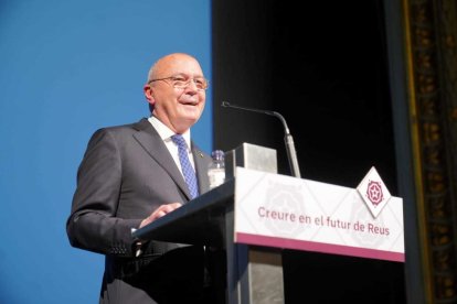 El alcalde, Carles Pellicer, en el teatre Bartrina durante su conferencia 'Creer en el futuro de Reus'.