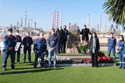 A l'ofrena hi va assistir també personal d'Operacions de la planta.