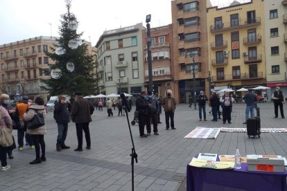 Pensionistes i jubilats concentrats a la plaça Corsini, en  una imatge d'arxiu.