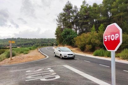 Les obres han ampliat la calçada per millorar la seguretat d'aquesta via.