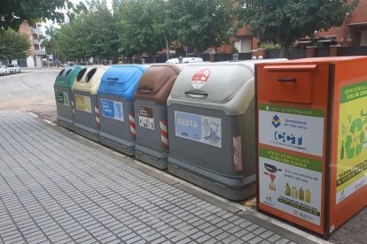 Imagen del nuevo contenedor instalado en la avenida Estadi.