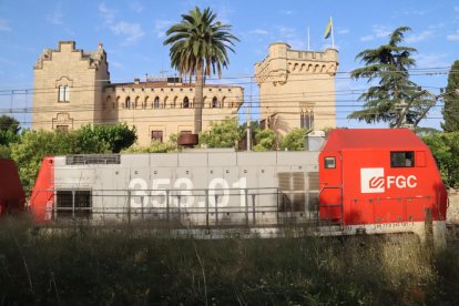 Imatge de la locomotora que va topar amb el tren de viatgers a Vila-seca.