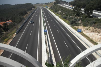 Els trams afectats pertanyen a les carreteres A-7N, A-27, T-11, N-240, N-340, N-340A i N-420A.