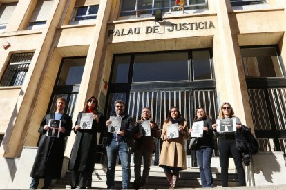 Els antigament coneguts com a secretaris judicials es van concentrar ahir al migdia a Tarragona.