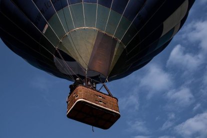 El globus ha aterrat en una pista pròxima a un arrossar