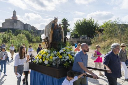 Processó pels carrers de les Borges del Camp.