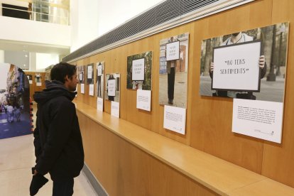 Les fotos s'han fet en llocs emblemàtics de ciutats com Reus i Tarragona.