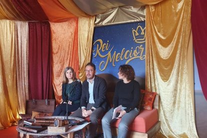 L'alcalde, Pere Segura, i les regidores Manuela Moya i Cristina Cid, en la presentació del programa.