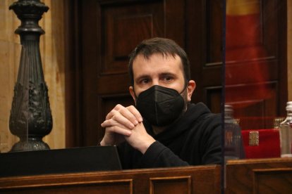 El secretario de la Mesa Pau Juvillà, en el pleno del Parlament.