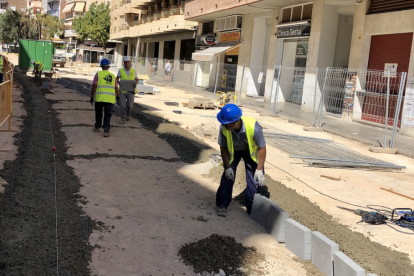 Imatge de la pavimentació final a la Rambla Jaume I de Cambrils.