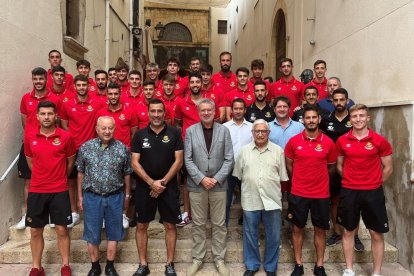 La plantilla va visitar ahir el Santuari del Loreto i la Capella de Sant Magí.