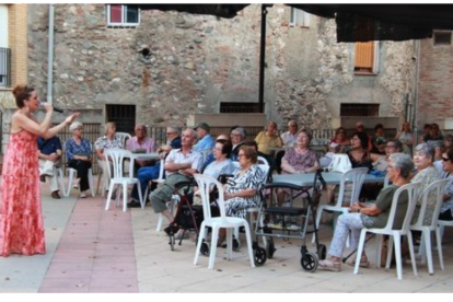 Es va homenatjar a un total de 137 persones majors de 80 anys.