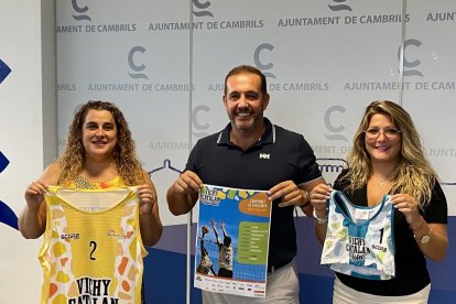 Image de la presentació de la final del Campionat de Catalunya de Vòlei Platja que se celebrarà a Cambrils.