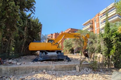 Imatge de les obres per a la construcció del nou Casal de la Dona a Salou.