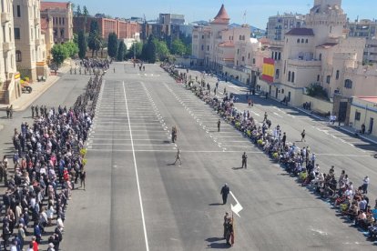 Pla general de la jura de bandera organitzada a la caserna del Bruc de Barcelona.