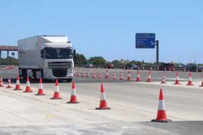 Paso provisional a la altura del antiguo peaje troncal de Vila-seca de la AP-7.