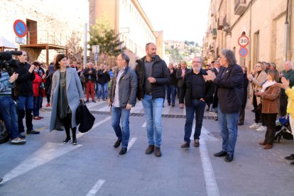 Imatge d'arxiu d'Ivan Garcia, nou alcalde de Roquetes, al centre, entre els acompanyants de l'exalcalde Paco Gas.