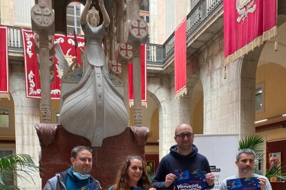 Un momento de la presentación, en el patio de Jaume I.