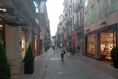 Imagen de la calle Monterols, uno de los núcleos comerciales de Reus.