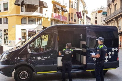 Imatge d'arxiu d'agents de la Policia Local de Tortosa.