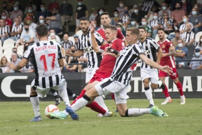 Edgar Hernández fue el autor del único gol del Nàstic del empate al Castàlia en la primera vuelta.