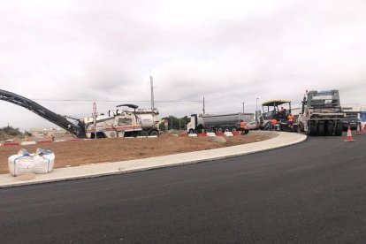 Imatge de les obres de l'urbanització de l'accés nord a Cambrils.