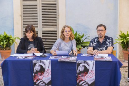 Lurdes Malgrat, Inés Solé i el director artístic del festival, Jesús Vilamajó, en la presentació d'ahir.