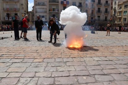 La periodista Coia Ballesté encén la primera Tronada extraordinària d'aquest Sant Pere 202