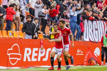 Romera y Becerra fueron los goleadores y celebraron sus goles abrazándose.