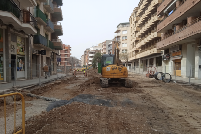 Imatges de les obres a la Rambla Jaume I de Cambrils.