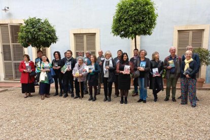 Els autors del Camp de Tarragona i Terres de l'Ebre amb els seus llibres.