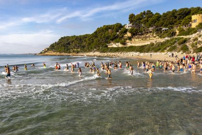 El agua del mar estaba ayer a una temperatura de 16 ºC.