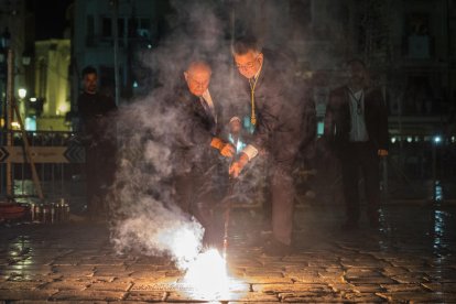 El alcalde de Reus fue el encargado de encender la Tronada de la verbena de Sant Pere a Reus.