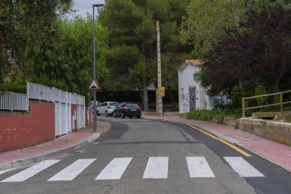 Carrer de Cala Romana, una de les zones afectades per la problemàtica dels guals permanents.