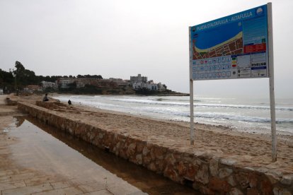 Uno de los tramos afectados por detrás temporal a la playa de Altafulla.