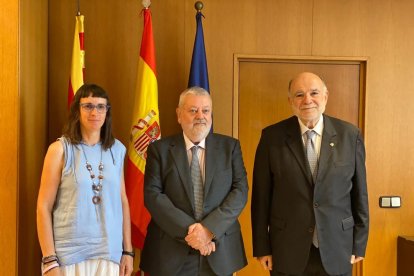 Damián Amorós acompanyat de l'alcaldessa de Sarral i del subdelegat del Govern a Tarragona.