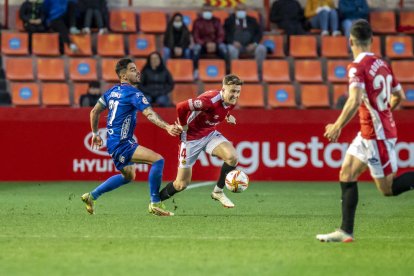 Les combinacions per la dreta entre Pol Domingo i Robert Simón van donar una assistència de gol.