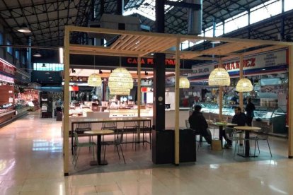 Imagen del Mercado Central de Reus ayer al mediodía, en torno a las 14.30 horas.