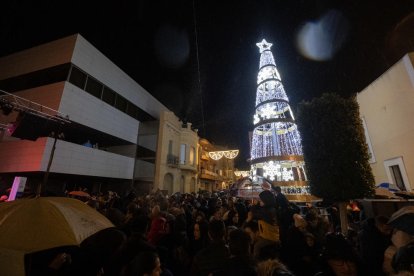 Moment de l'encesa de llums a la Pobla.